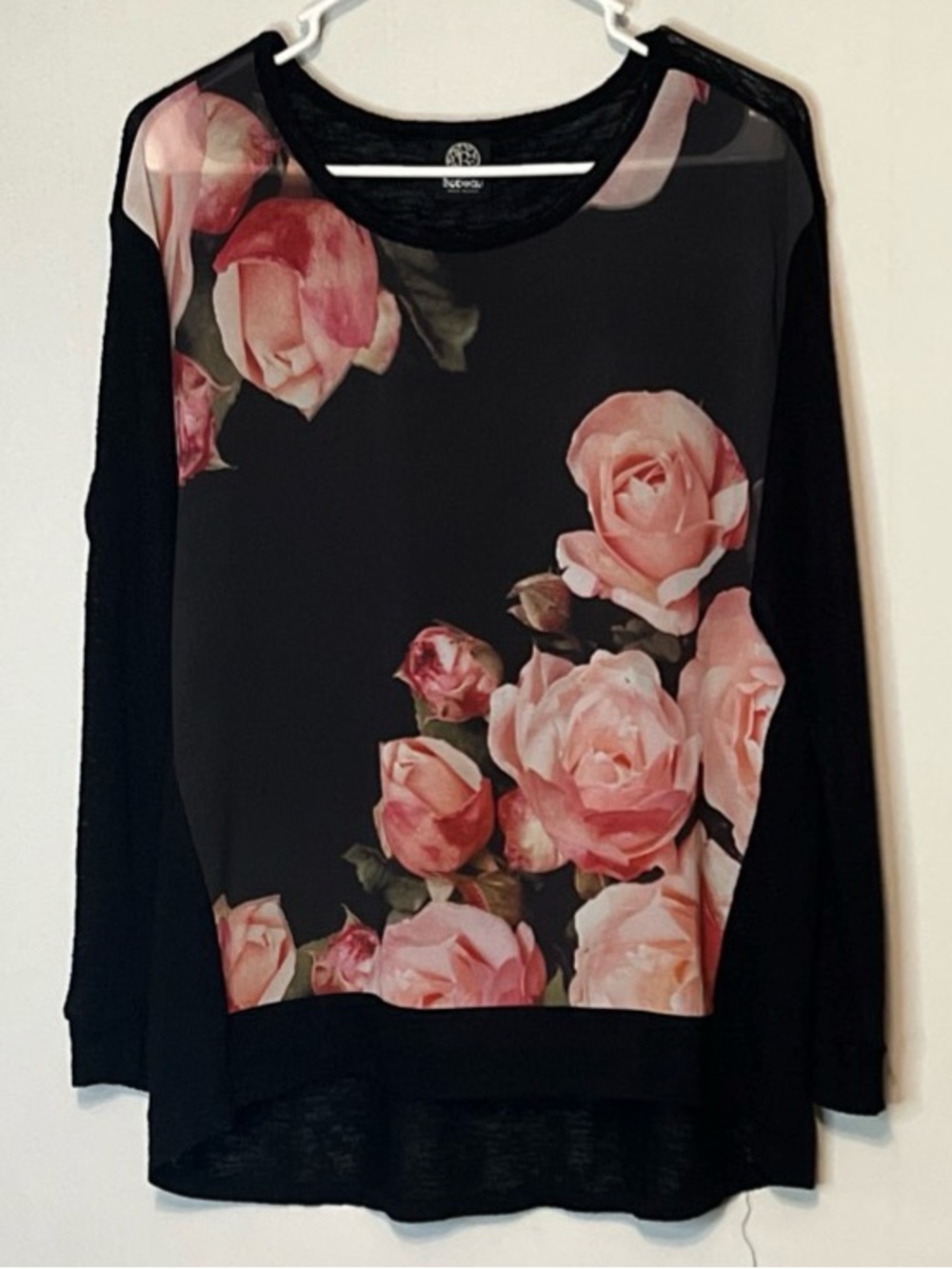 Black and Pink Floral top Bobeau brand Size Medium Made In USA.